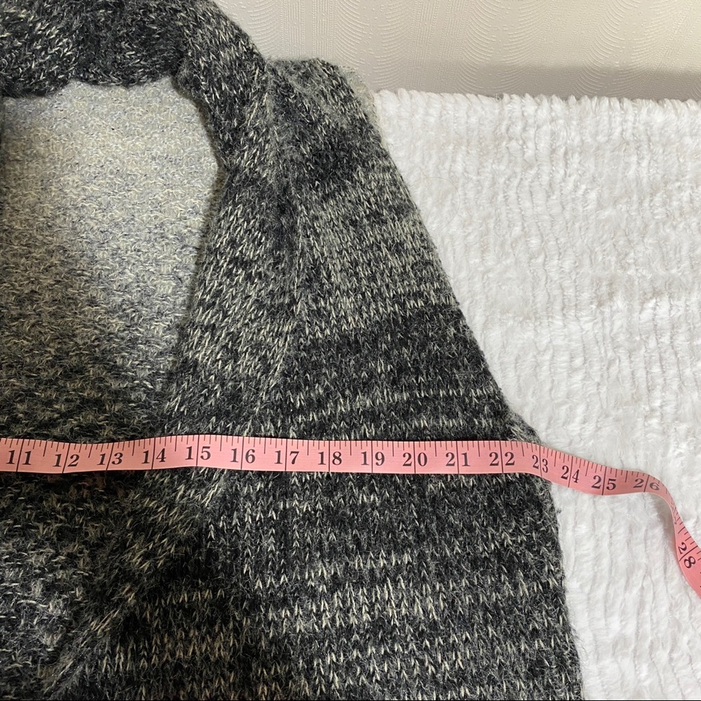 Janice Cardigan Sleeveless Sweater, One size - Picture 6 of 6